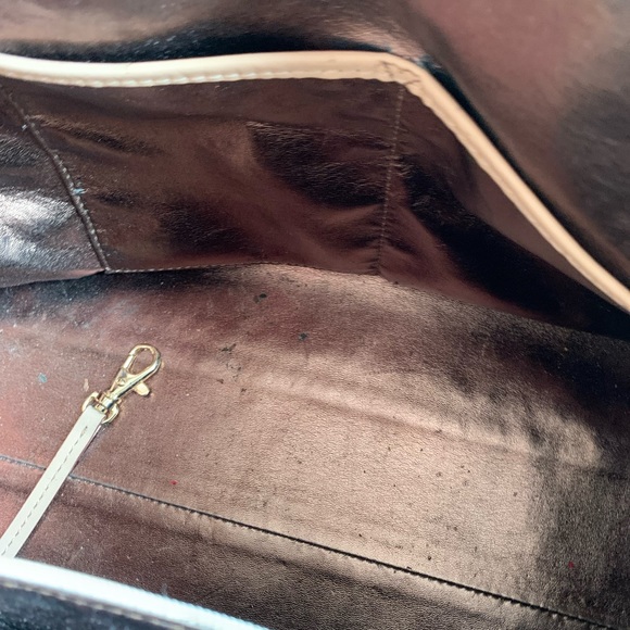 Micheal kors purse large size. - Picture 15 of 15